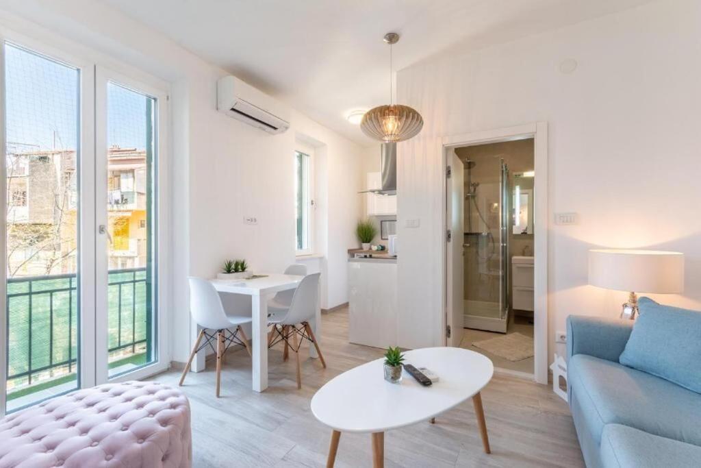 Apartments And Room Poesia Split Eksteriør billede