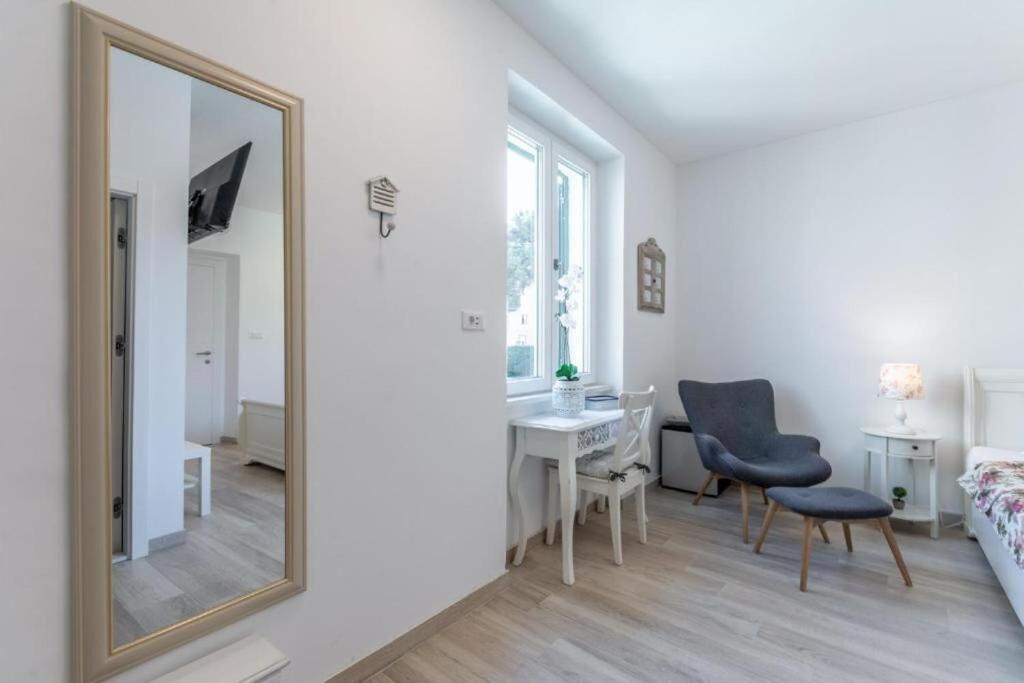 Apartments And Room Poesia Split Eksteriør billede